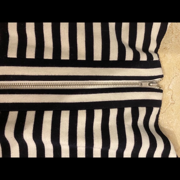 Formal stripped knee-length dress - Picture 4 of 4